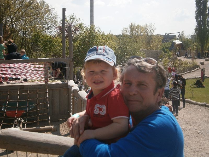 Tří a půl letý Štěpánek si moc přeje živého hrdinu na natahovací klíček. 