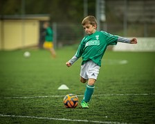 V kategoriích mladších přípravek zakázala Fotbalová asociace zveřejňovat výsledky. Organizace si od toho slibuje rozvoj fotbalových doveností juniorů