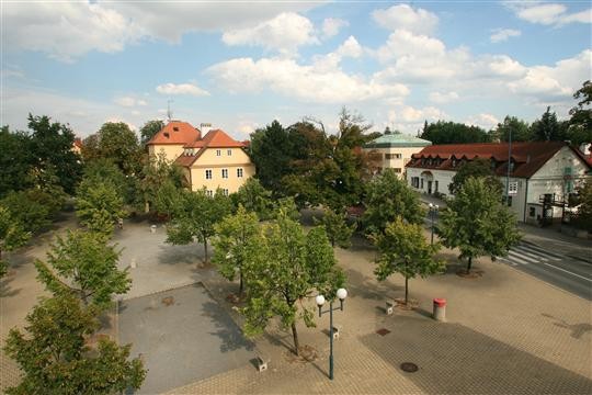 Náměstí v Průhonicích
