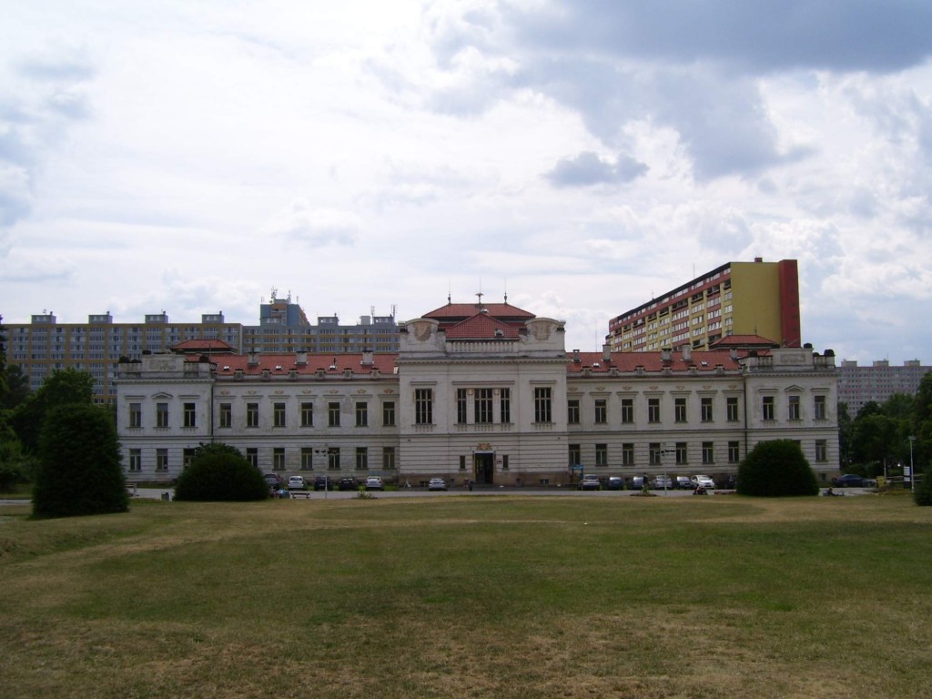 Hlavní budova psychiatrie v Bohnicích
