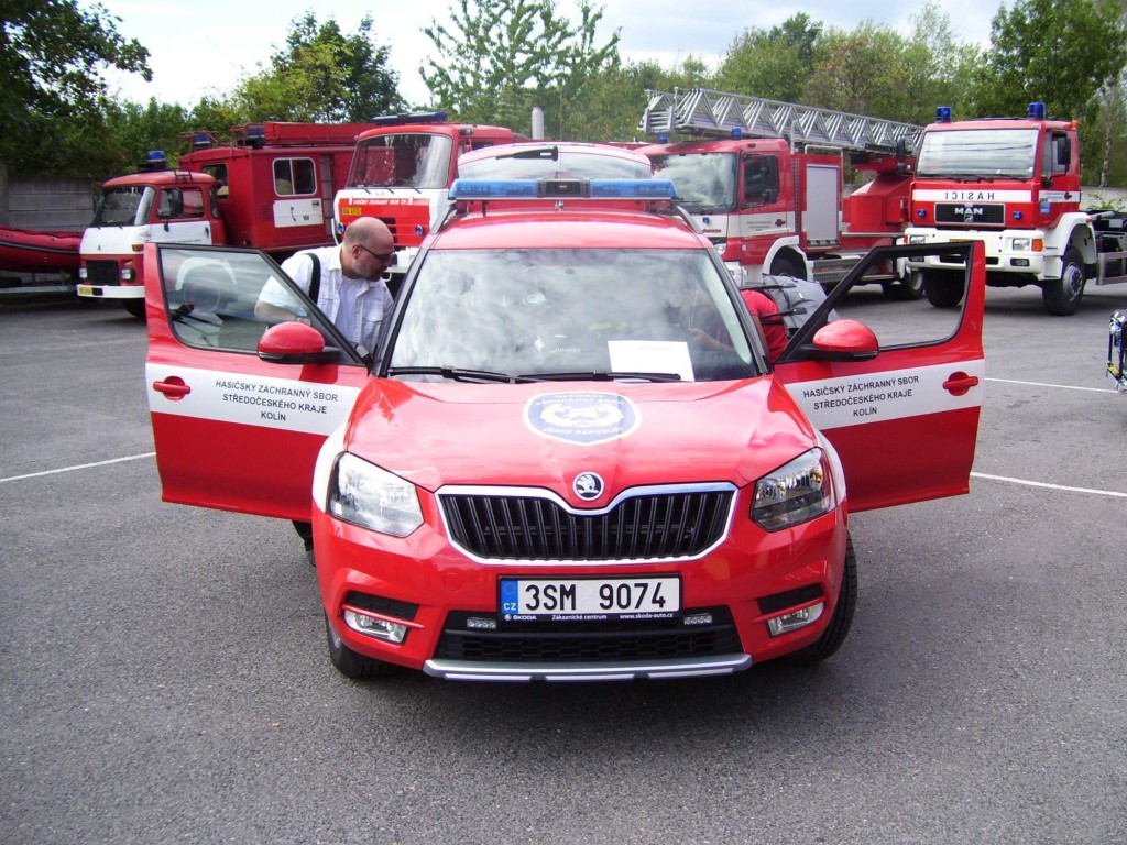 Takovýto velitelský vůz je nyní i ve výbavě Hasičského záchranného sboru Benešov