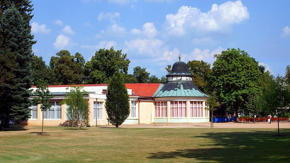 V okolí kongresového domu vyroste brzy hudební pavilon. Jeho vizualizace najdete v naší fotogalerii
