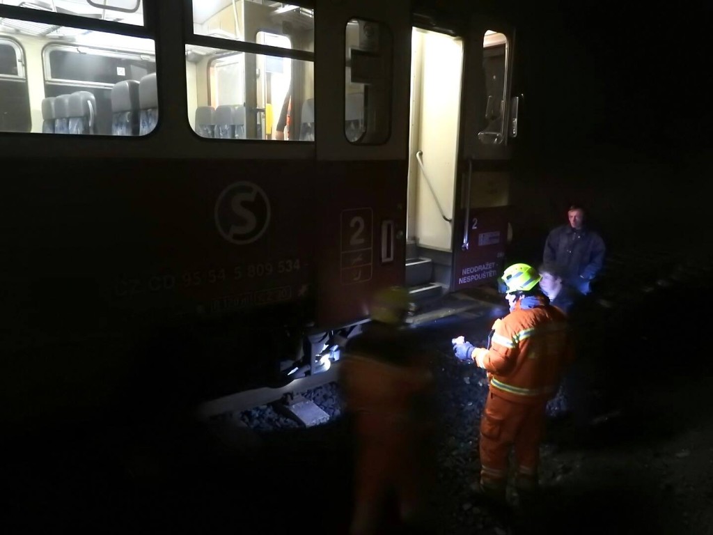 Na místě zasahovaly dvě jednotky hasičů z Kralup nad Vltavou