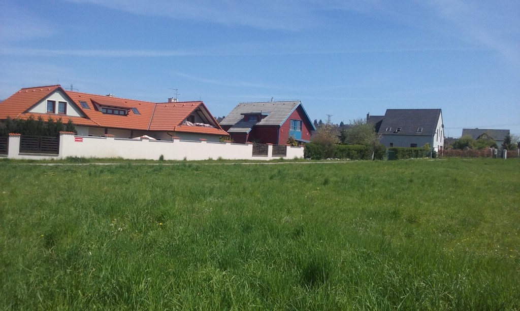 Rodinné vilky a domy v dnešních Měchenicích