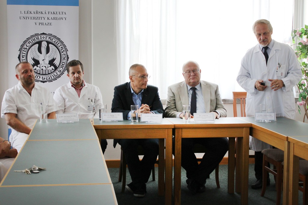 Vyšetření je bezbolestné, provádí se za pomocí ultrazvuku
