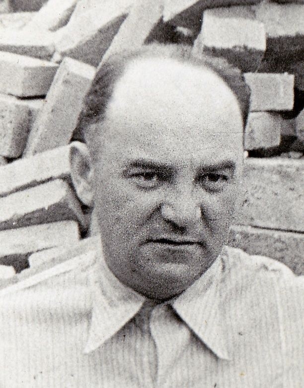 Josef Hořejší se narodil 5. prosince 1905, dožil se 40 let