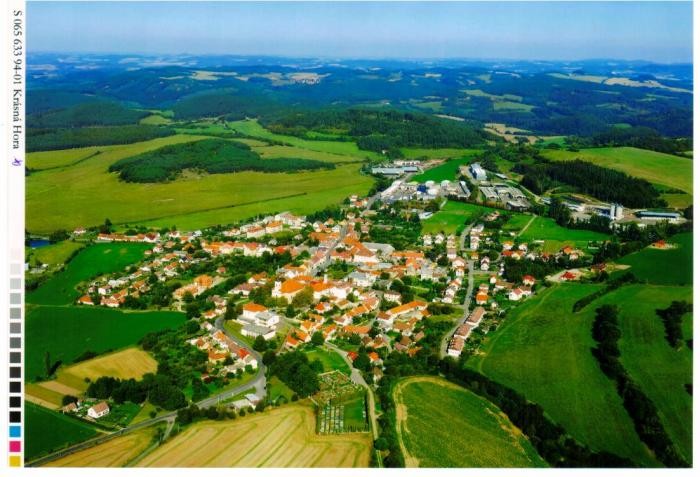 Město bylo založeno na planině pod vrchem Strážník