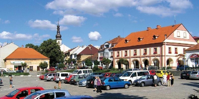 Jak to bude s Jednotou na náměstí? Pokračujte ve fotogalerii