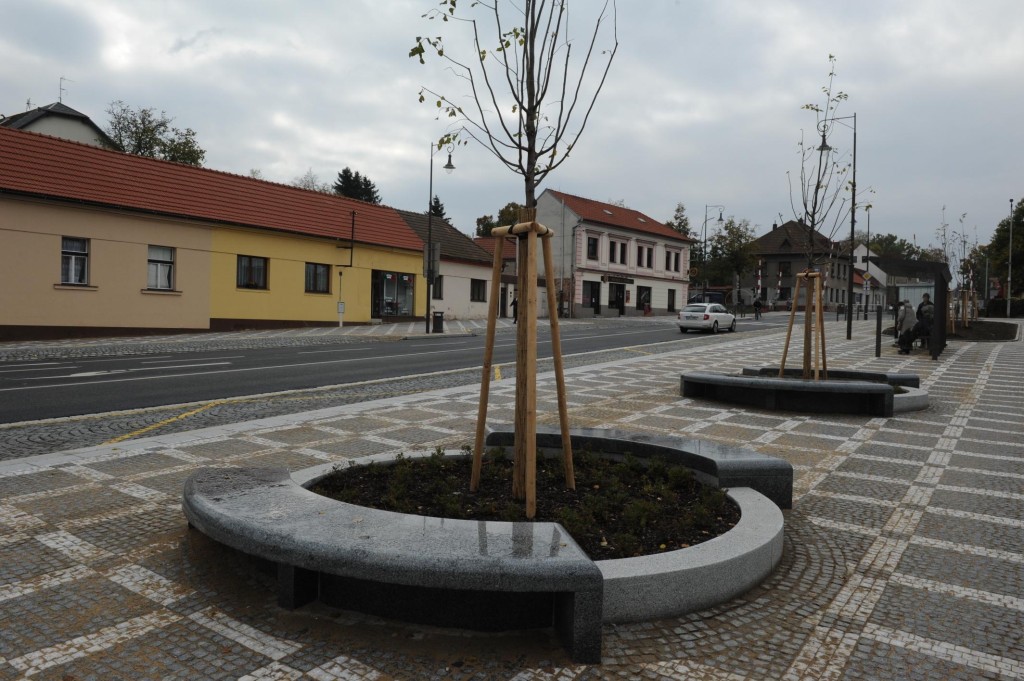 Oprava Pražské ulice trvala osm měsíců.