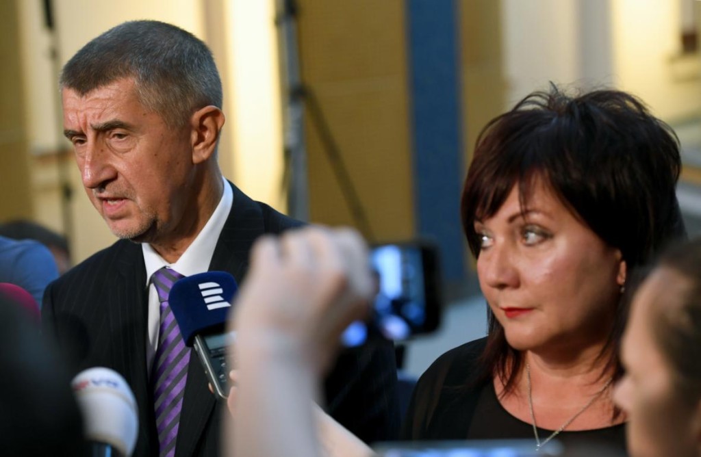 Alena Schillerová vystudovala obor právo na Právnické fakultě Masarykovy univerzity