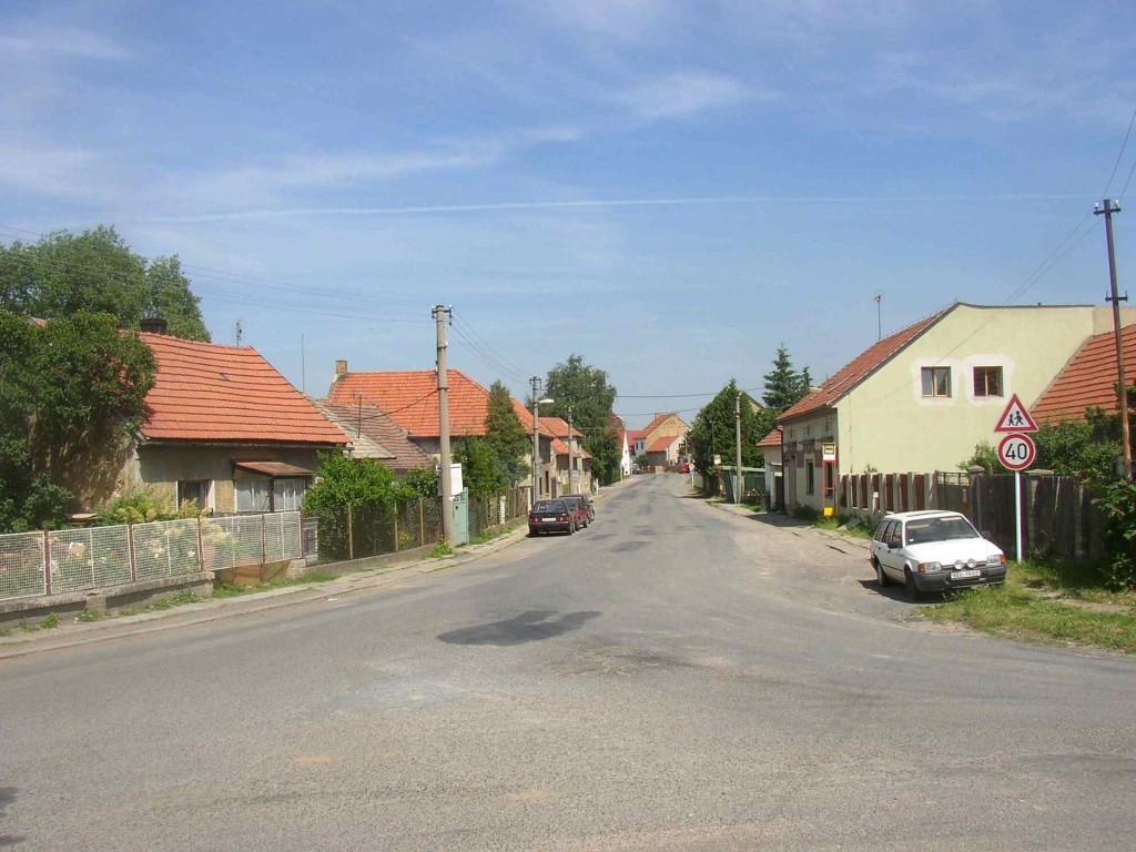 V letech 2004 – 2013 byla Chýně nejrychleji rostoucí obcí v ČR