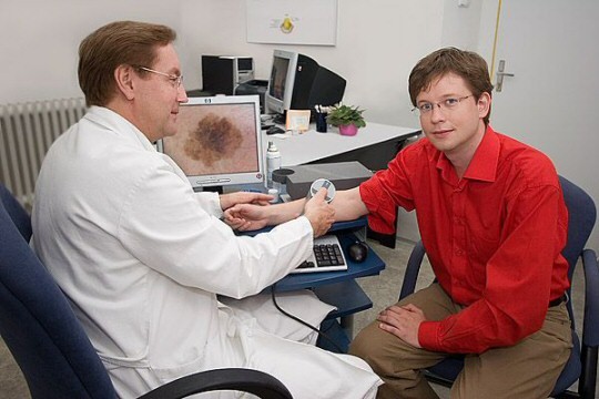 Vyšetření mateřských znamének digitálním dermatoskopem