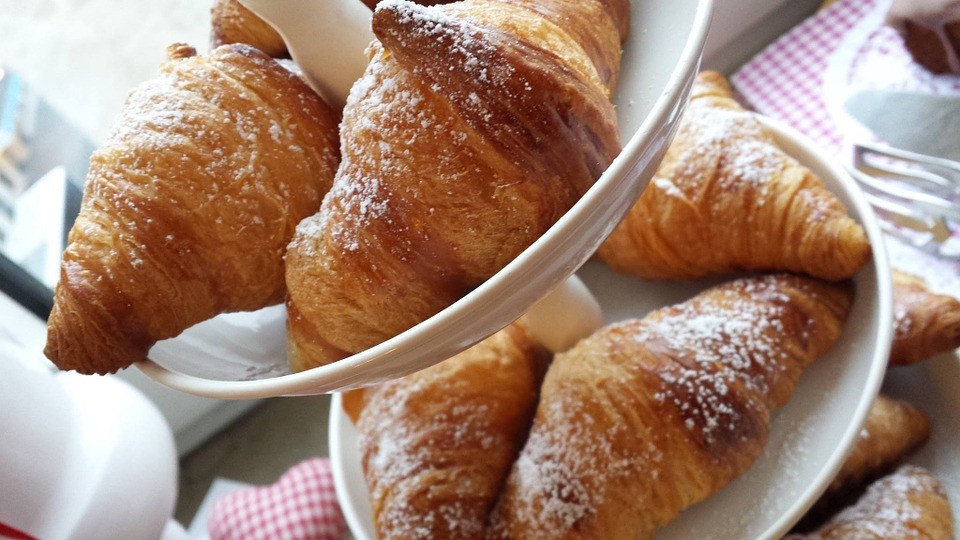 Pečení domácích croissantů může být snadné