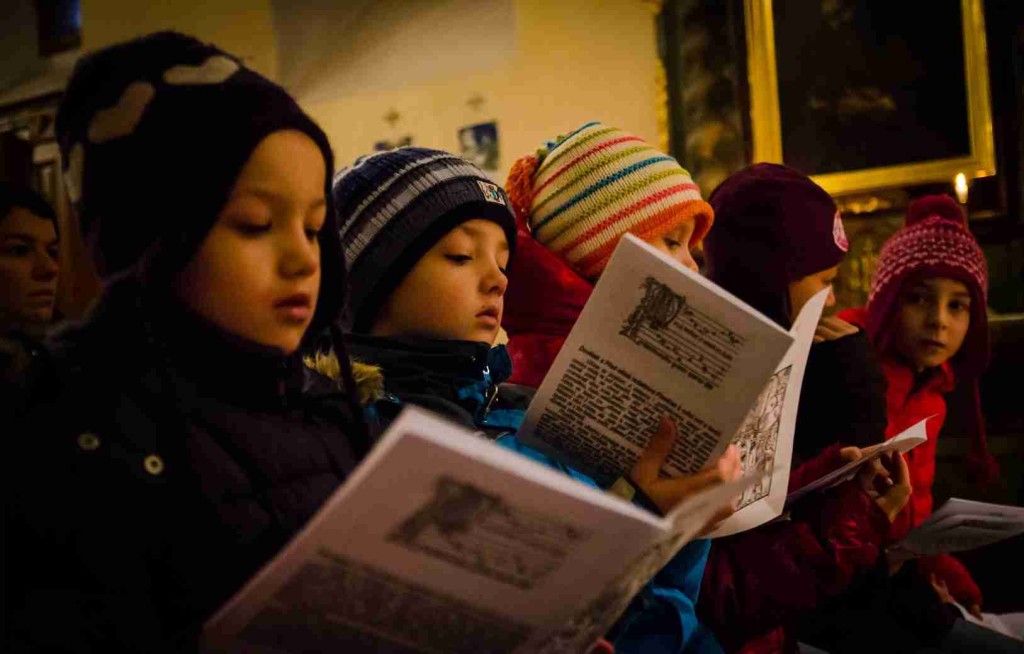 Zpěv rorátů provází adventní období od nepaměti