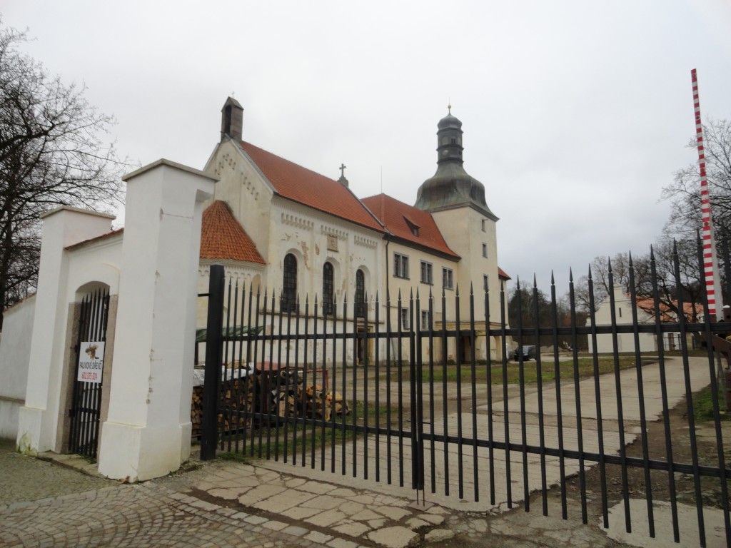 Břežanský zámek, brzy možná nový hotel  
