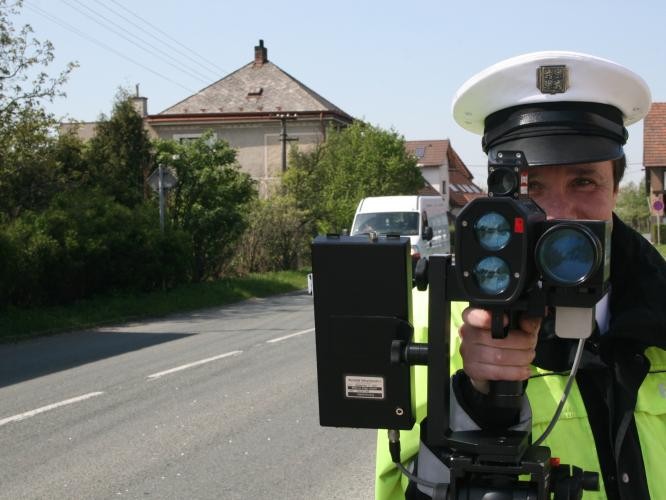 Policisté kontrolovali také dodržování rychlostních limitů v obcích i mimo ně
