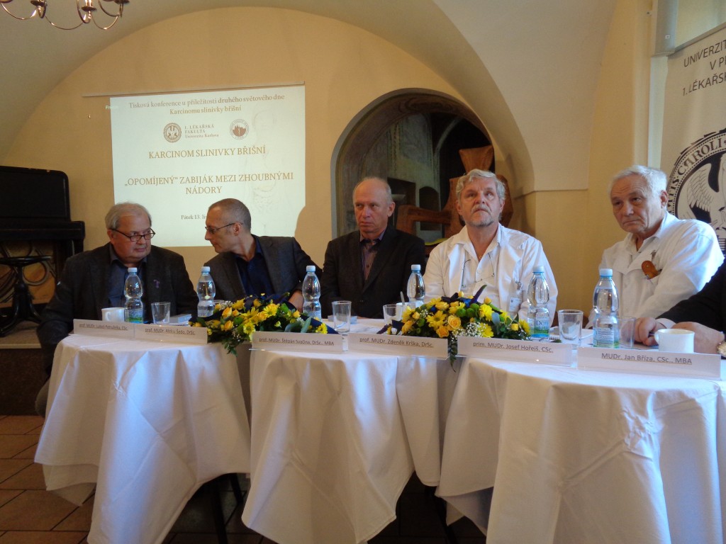 Zleva: prof. Luboš Petruželka, prof. Alexi Šedo, prof. Štěpán Svačina, prof. Zdeněk Krška a primář Josef Hořejš