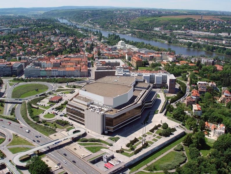 Kongresové centrum, Prakul, Palác kultury či lidojem. Všechna jména pro jednu budovu