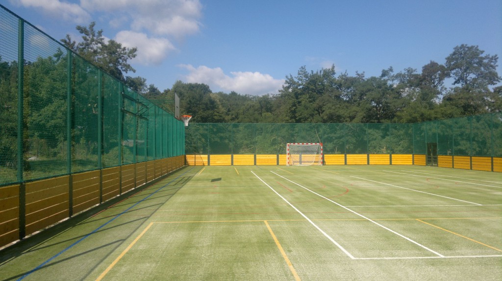 Sportovní hřiště na Farském kopci