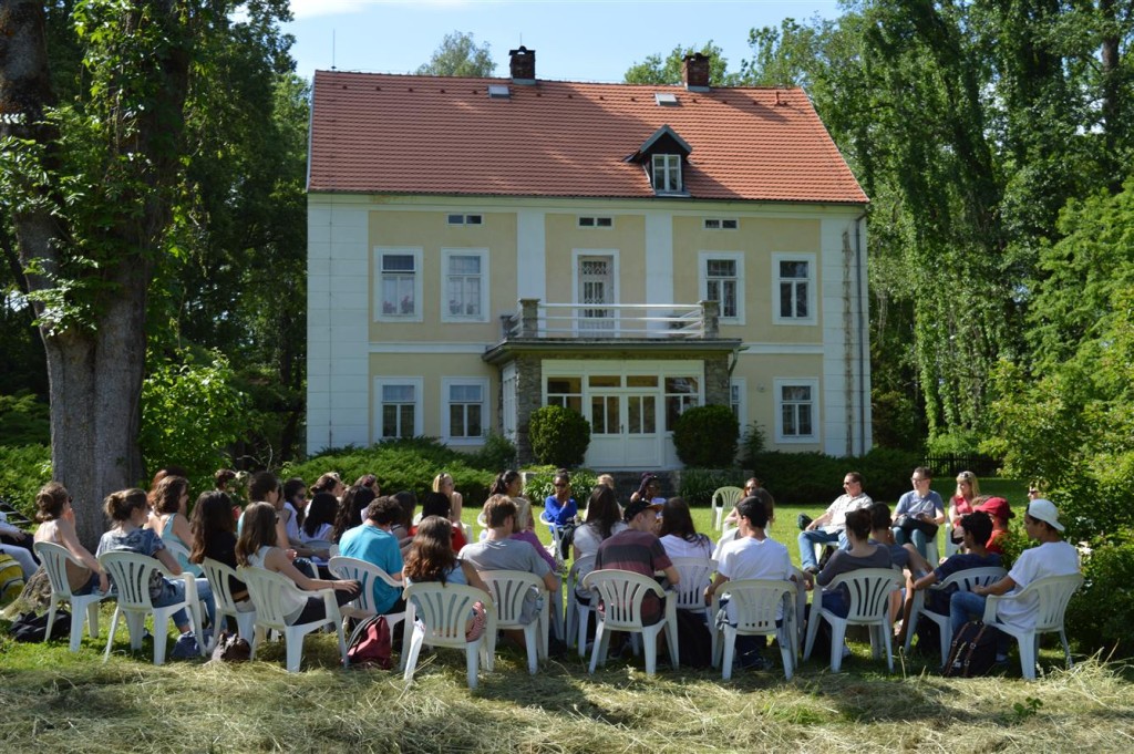 Budova památníku ve Staré Huti u Dobříše