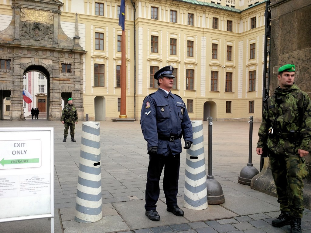 Namísto záplavy turistů jen osamělý dusot bagančat