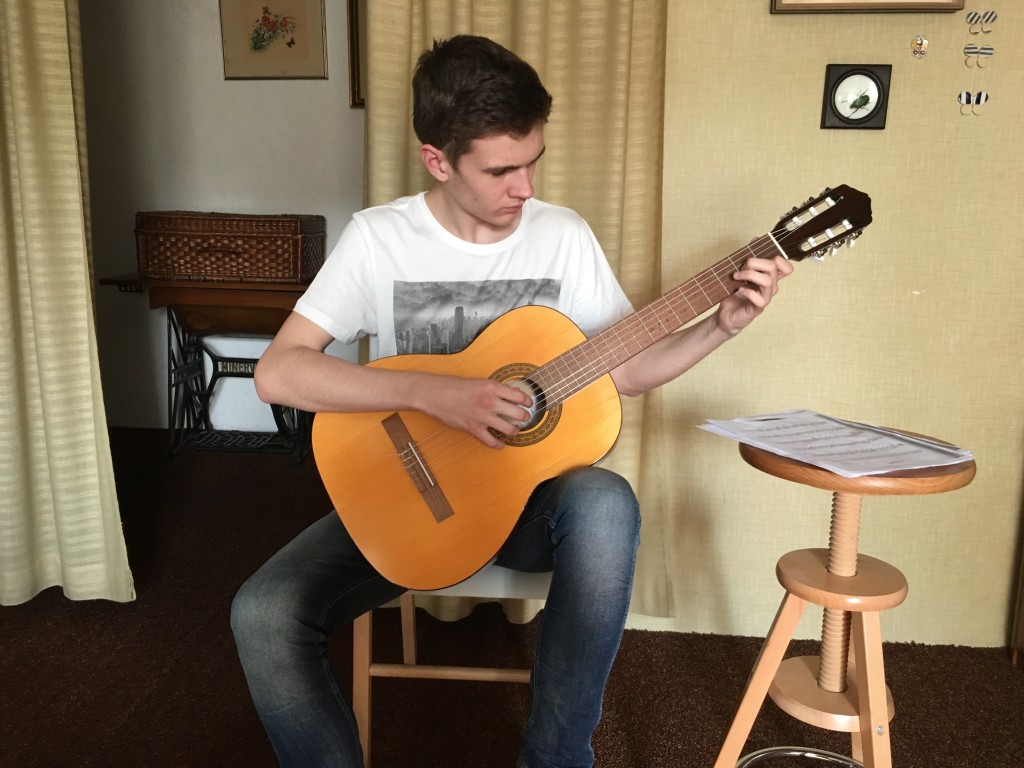 Žák na hodině Pavla, když pilně trénuje