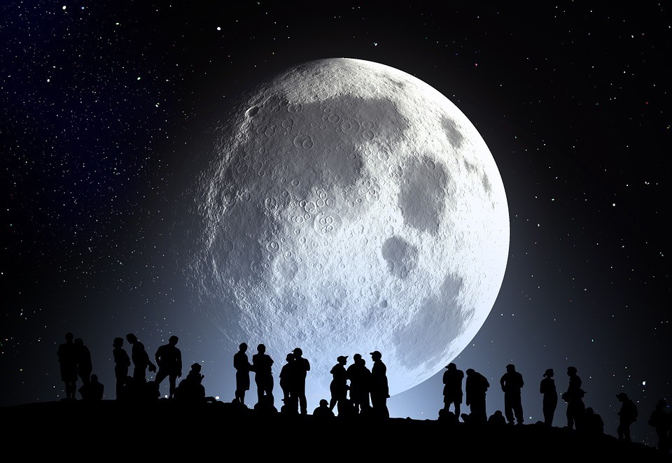Astronomickým symbolem Měsíce je srpek: ☾ 