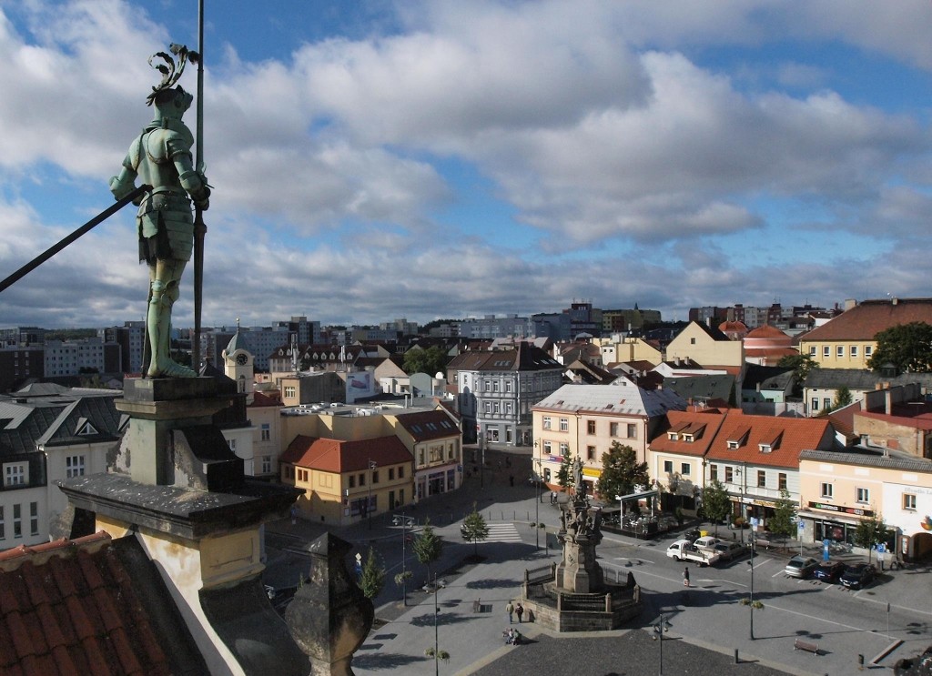 Rada města rozhodla o vydání mimořádného opatření kvůli nepřizpůsobivým občanům. Jak obhajuje kroky města jeho primátor?