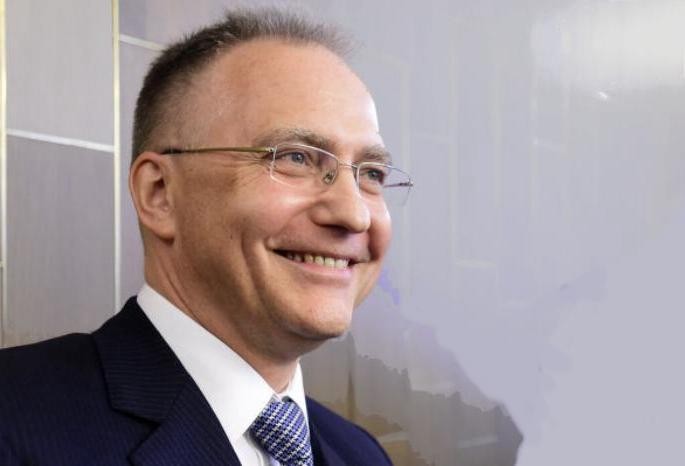 Šéf BIS má závažné dokumenty ohledně bezpečnosti státu, ale nemá je komu předat
