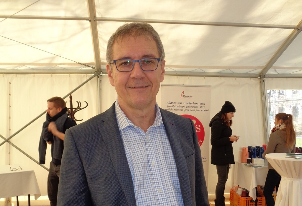 Prof. MUDr. Jan Daneš, CSc., přednosta radiodiagnostické kliniky Všeobecné fakultní nemocnice v Praze a vedoucí Mamodiagnostického centra v Berouně