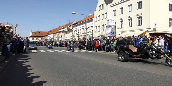 Motosraz v Poděbradech je již legendárním