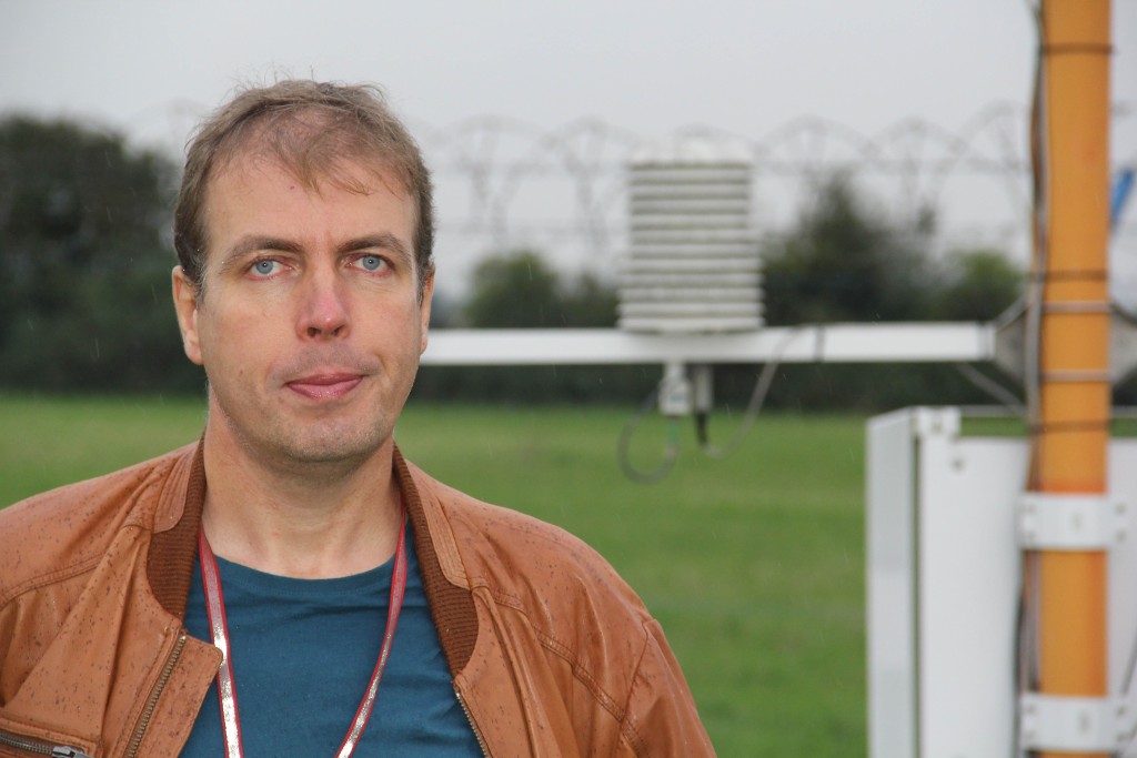 Petr Dvořák, mluvčí ČHMÚ říká, že za výkyvy počasí zřejmě částečně může změna klimatu, ale tak rychle se ty změny zase neodehrávají. Mění se skutečně počasí, nebo se nám to jen zdá? Přečtěte si v rozhovoru 