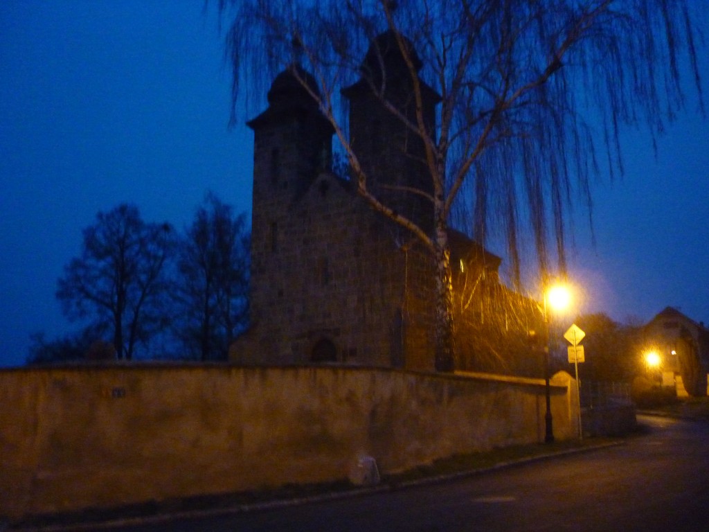 Tismická bazilika těsně před setměním 