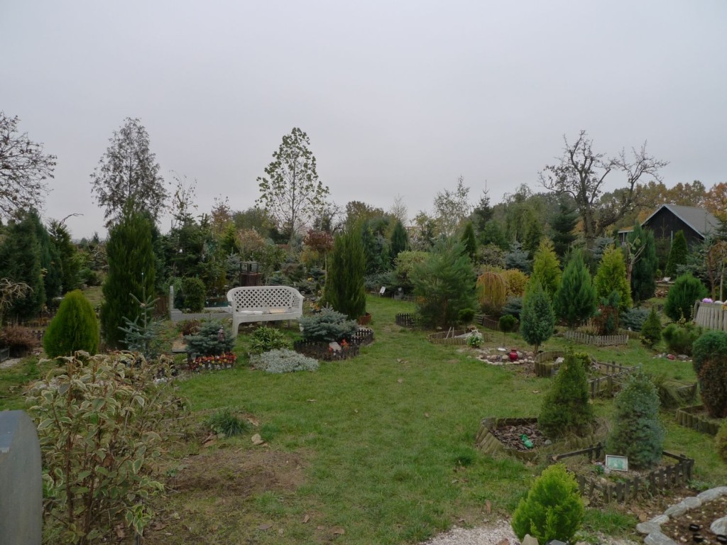 Na jediném pražském zvířecím hrbitově v Praze Bohnicích se už nepohřbívá. Zda se podaří park rozšířit je zatím nejasné