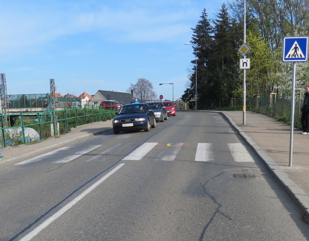 Na tomto přechodu v Nádražní ulici došlo k nehodě 22. dubna 2016