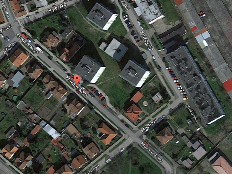Na mapě je vidět přesně ten problém, který město řešilo. Totiž nelegální parkování