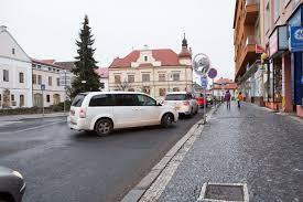 Nové chodníky v Říčanech chybí, koukněte do fotogalerie