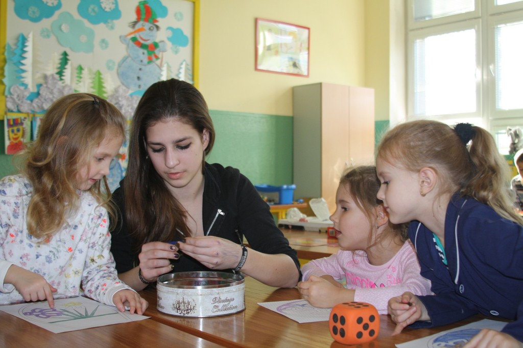 Důležité je dětem vše vysvětlit a poučit je, proč se bezpečnostní opatření dějí