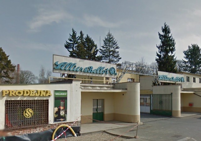 Vstupní brána do areálu Sellier & Bellot ve Vlašimi