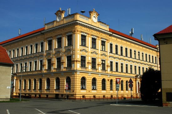 Okolí školy bude v Sadské odlišné