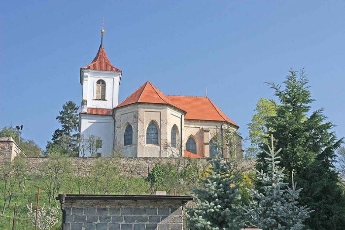Kaple viditelně chátrá, ale v budoucnosti by o ní mělo být dobře postaráno