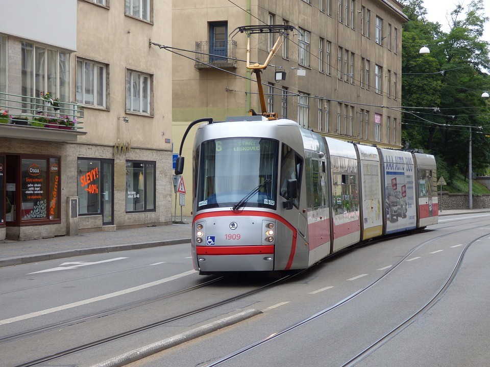 Jak se chovat k tramvaji? 