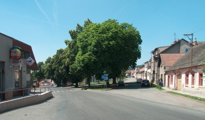 Už brzy budou mít obyvatelé klid od aut na chodníku