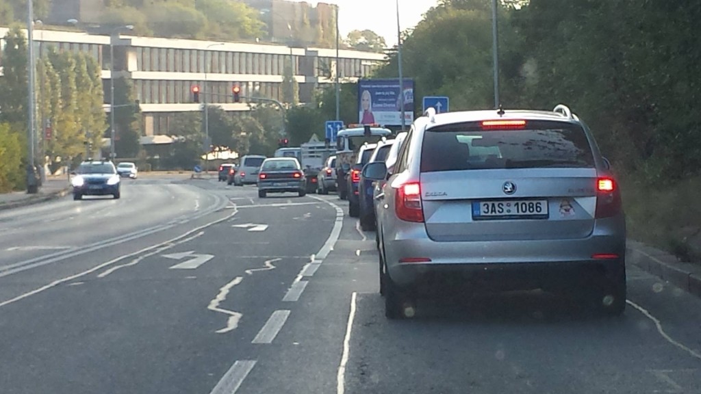 Ráno zdržení zhruba čtvrt hodiny, odpoledne klidně čtyřicet minut