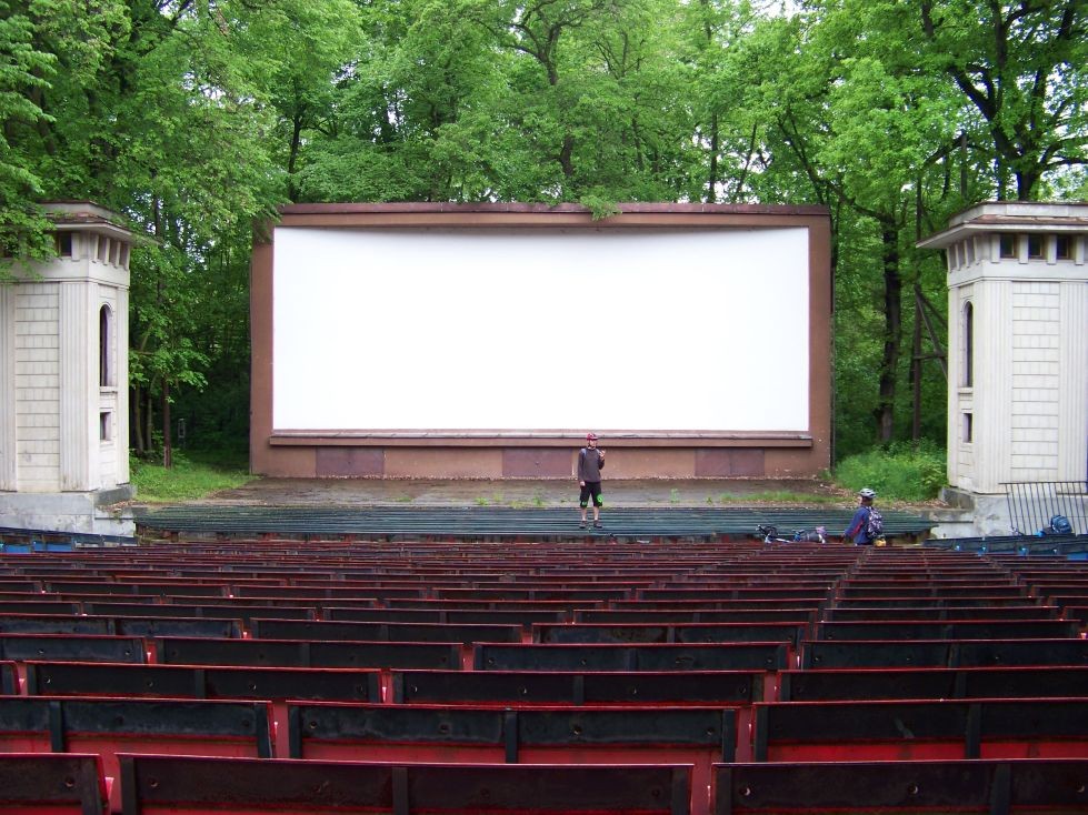 Ilustrační foto. Letní kino bylo nové, bohužel bude potřeba ho postavit znova