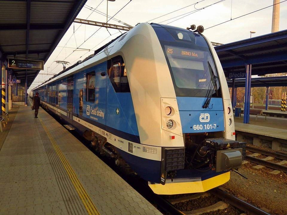 Na stanici si klidně můžete odskočit na toaletu. Mají automatické jímky