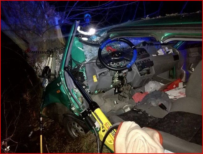 Auto skončilo totálně rozbité