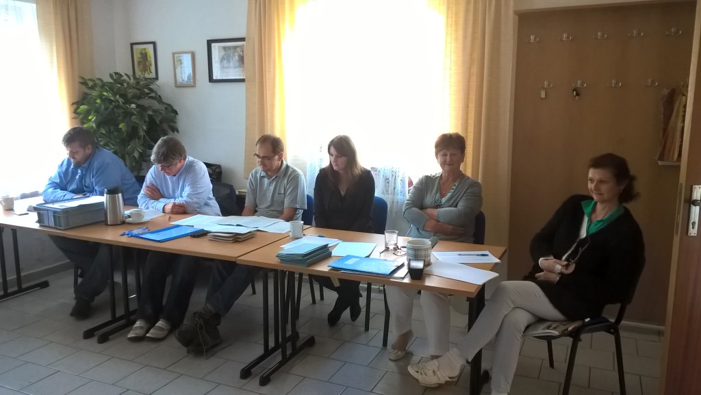 V Drahelčicích dorazila během prvních dvou hodin skoro desetina obyvatel