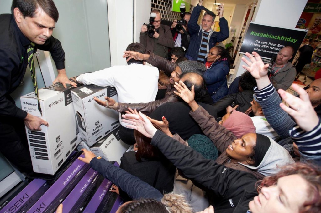Black Friday způsobuje davové šílenství hlavně v USA
