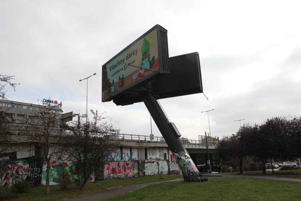 Socha kapitalismu. Důkaz, že veřejný prostor je zde vedlejší
